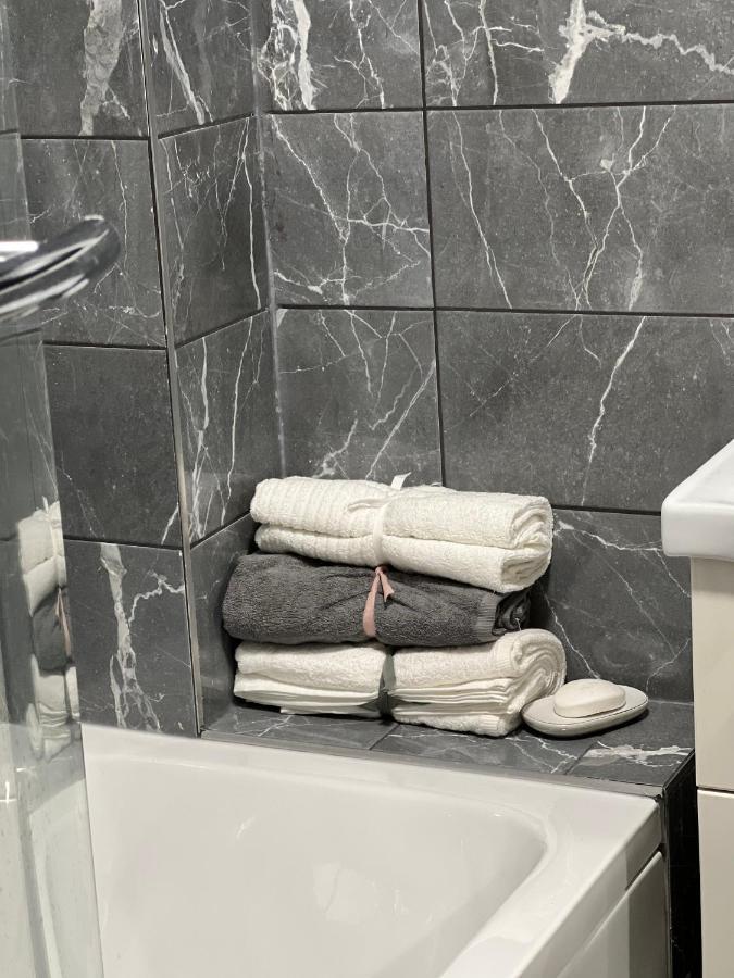 Mona'S Home Дагенъм Екстериор снимка
